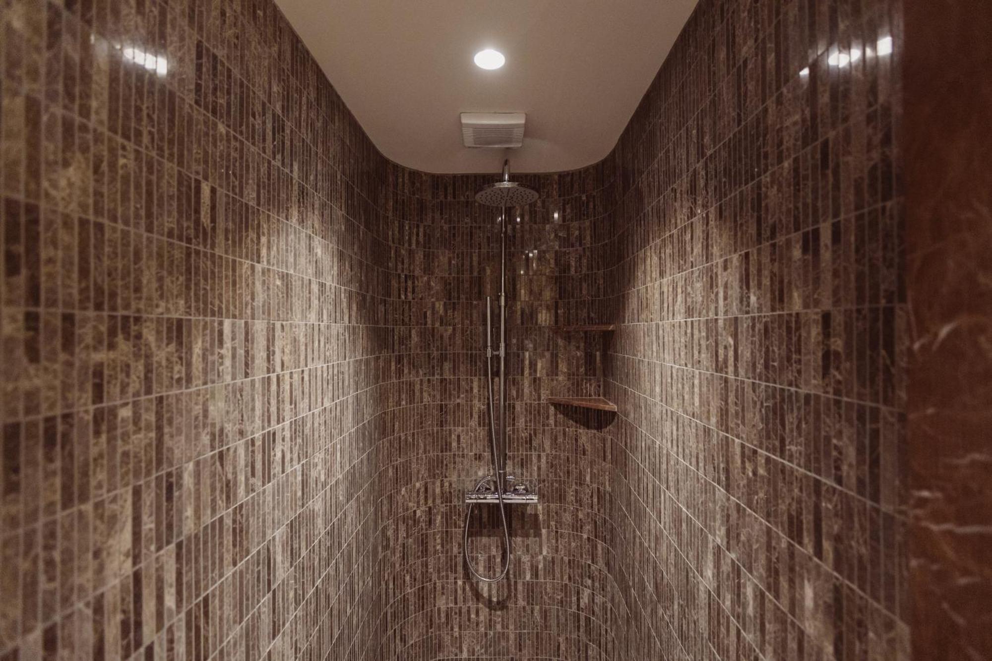 Aparthotel Крайова Екстериор снимка