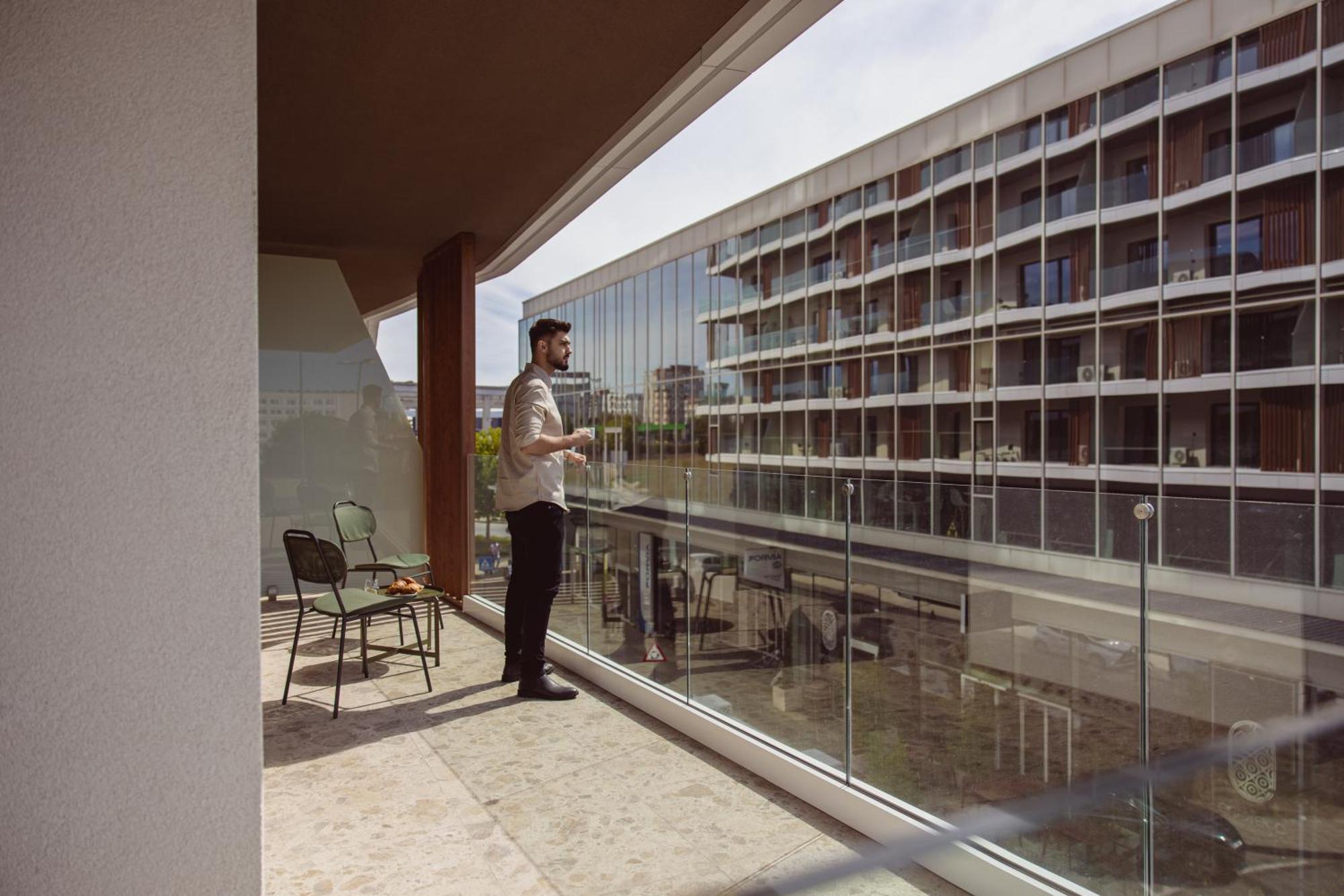 Aparthotel Крайова Екстериор снимка