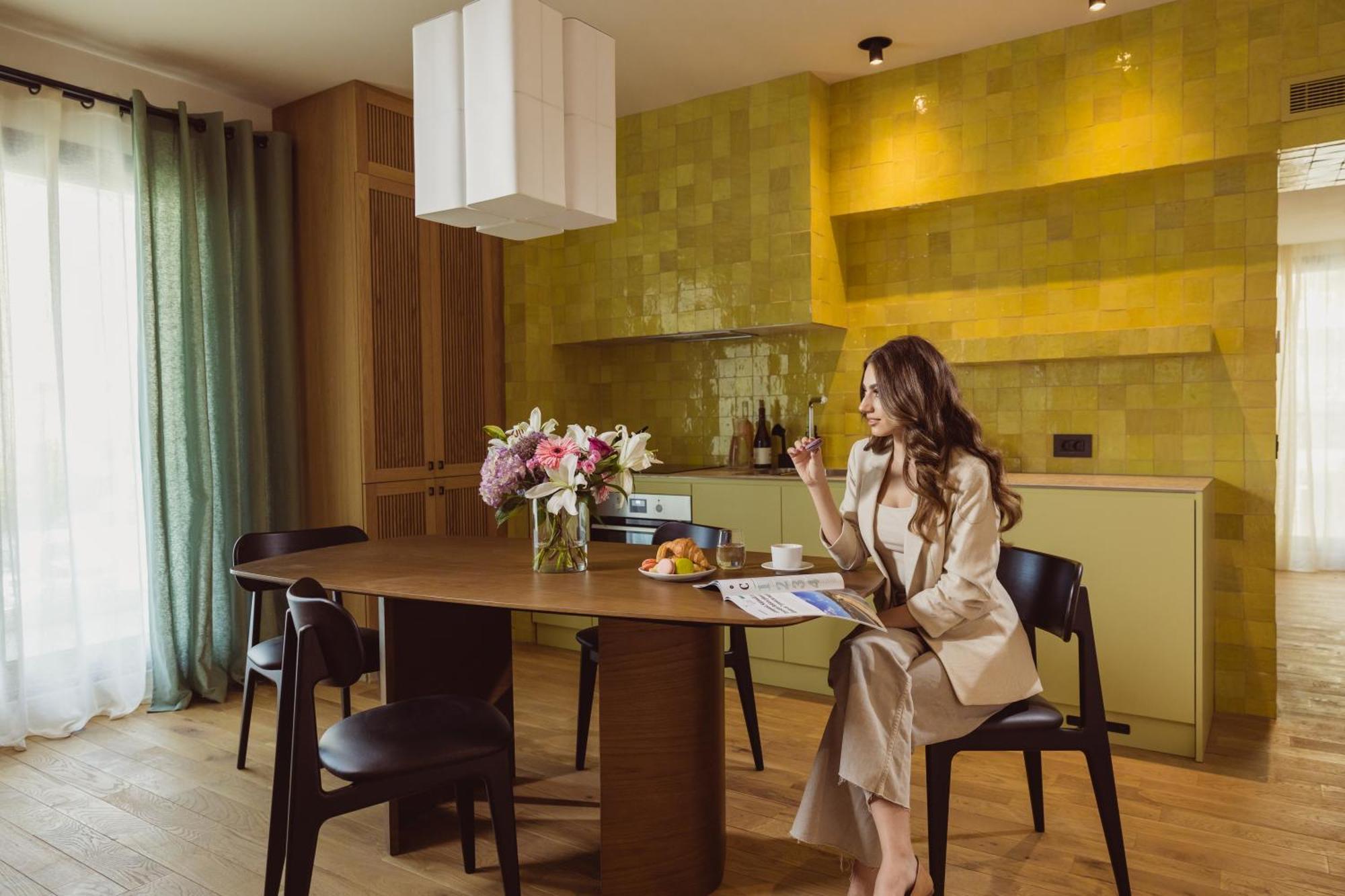Aparthotel Крайова Екстериор снимка