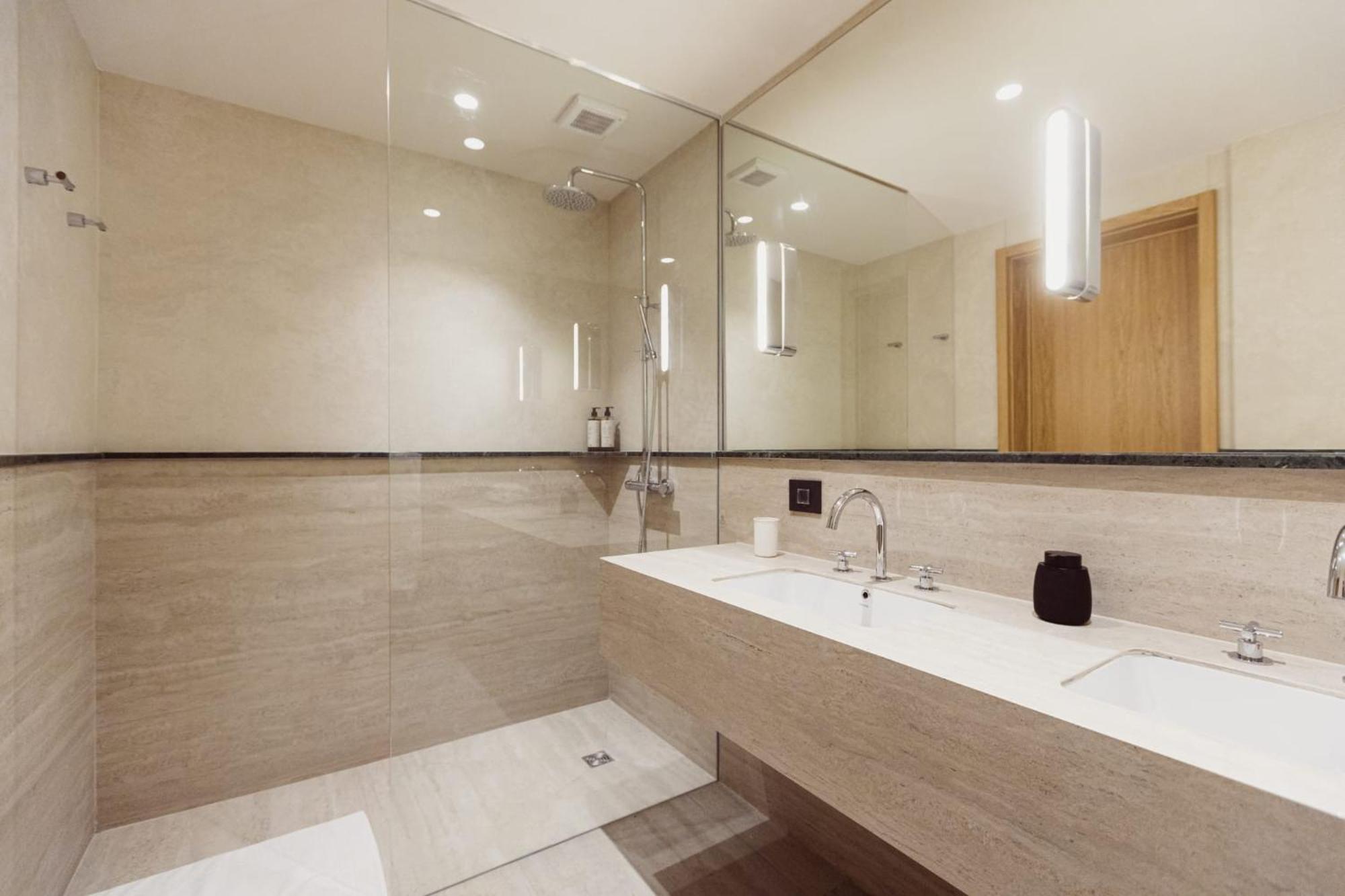 Aparthotel Крайова Екстериор снимка