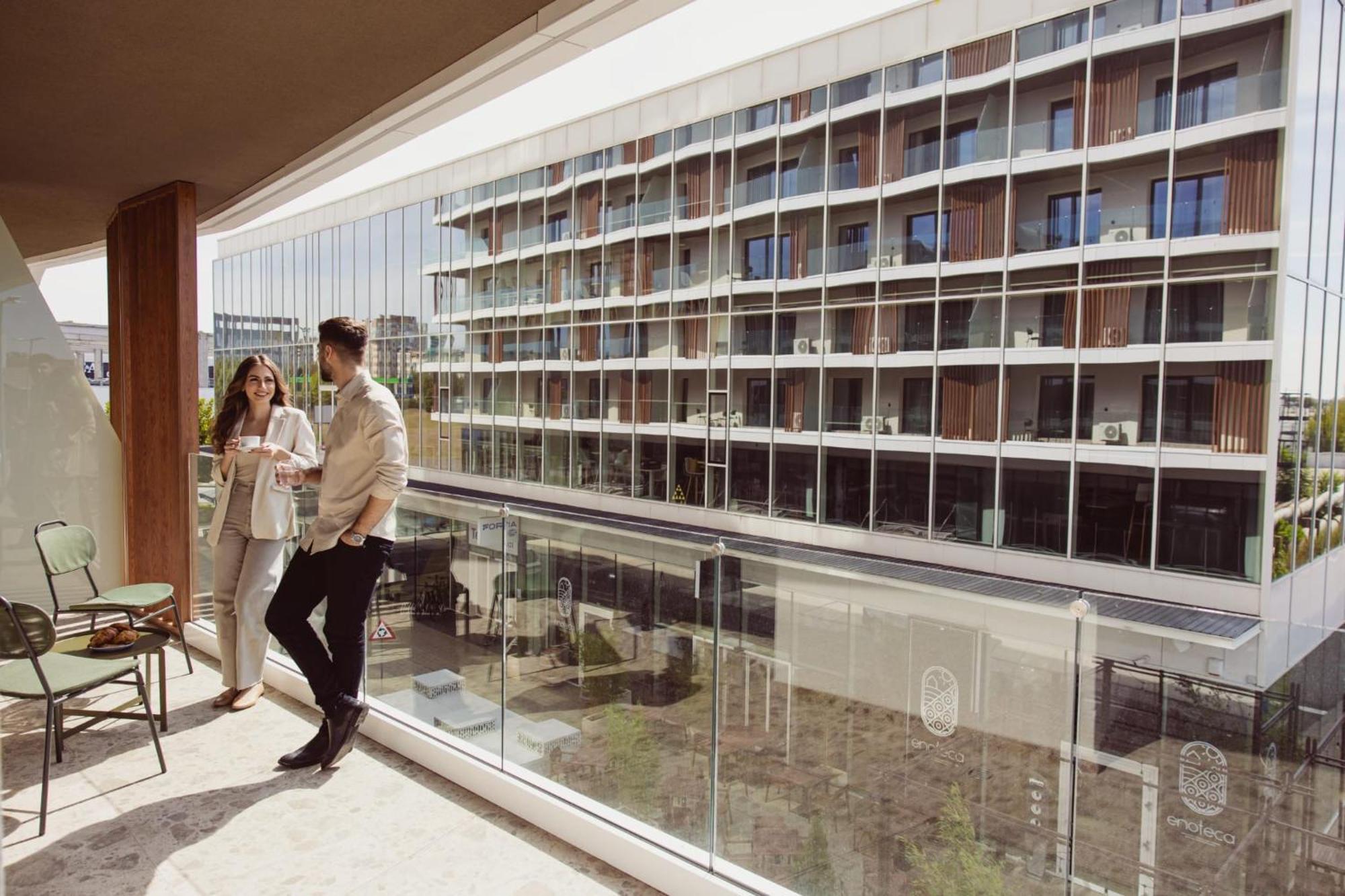 Aparthotel Крайова Екстериор снимка
