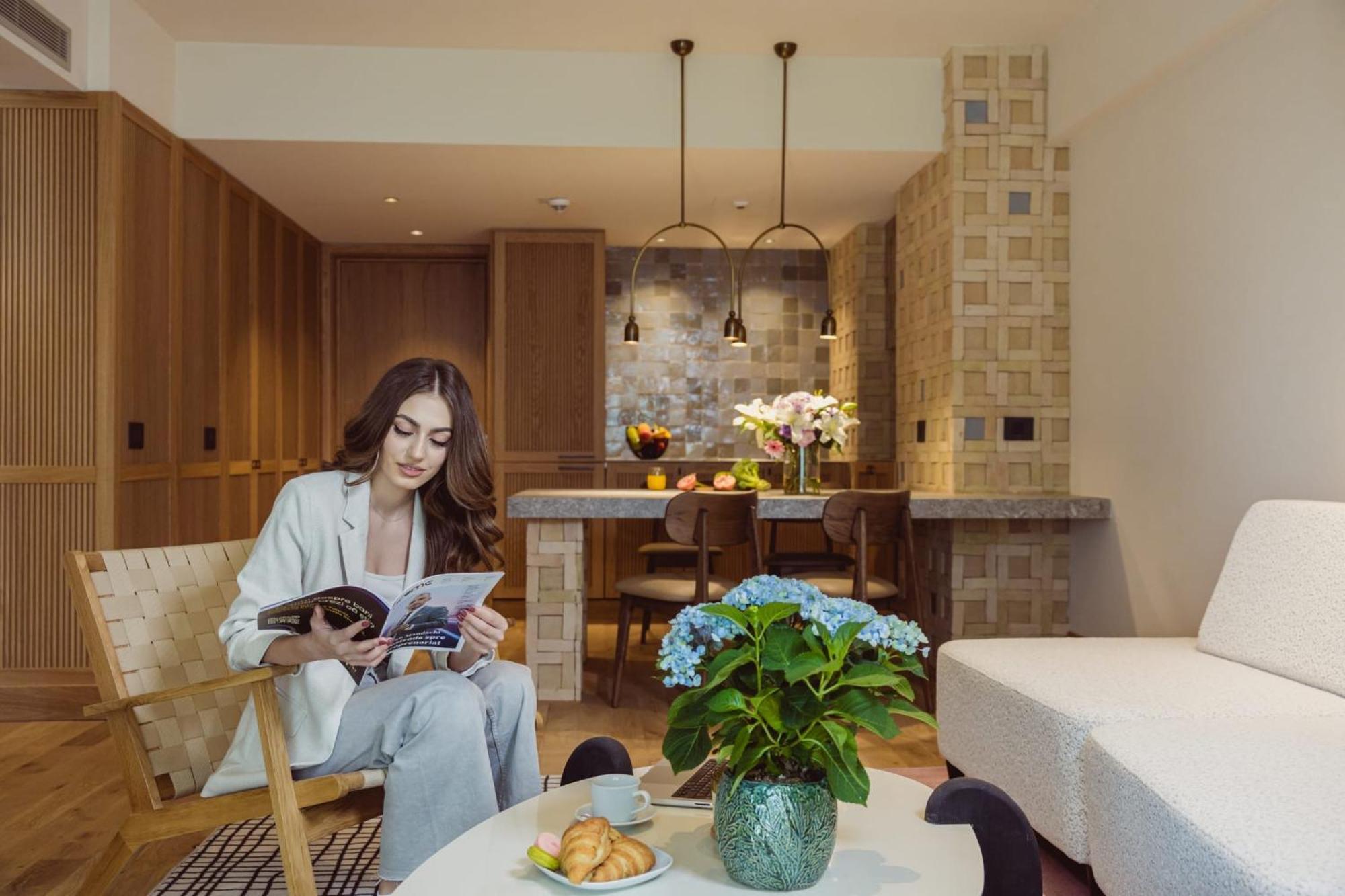Aparthotel Крайова Екстериор снимка