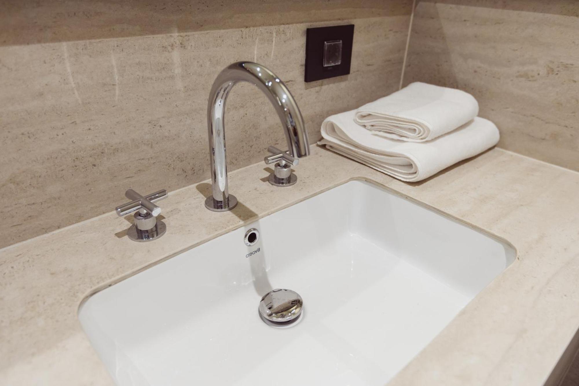 Aparthotel Крайова Екстериор снимка